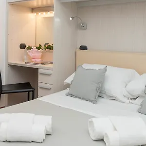 Andenis Luxury House Roma